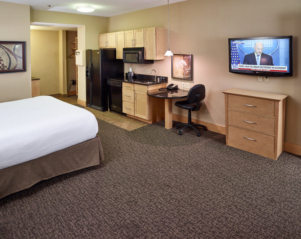 Ramada By Wyndham Plymouth Hotel & Conference Center Екстериор снимка