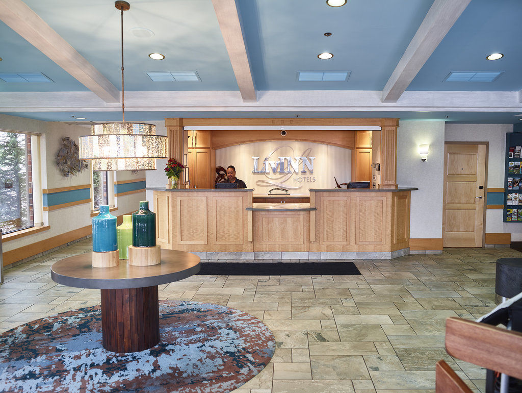 Ramada By Wyndham Plymouth Hotel & Conference Center Екстериор снимка