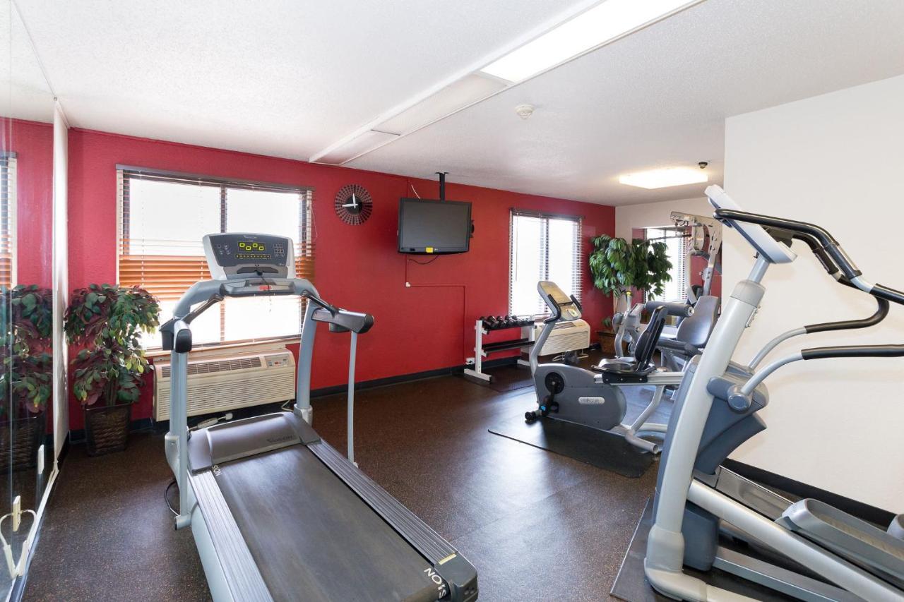 Ramada By Wyndham Plymouth Hotel & Conference Center Екстериор снимка